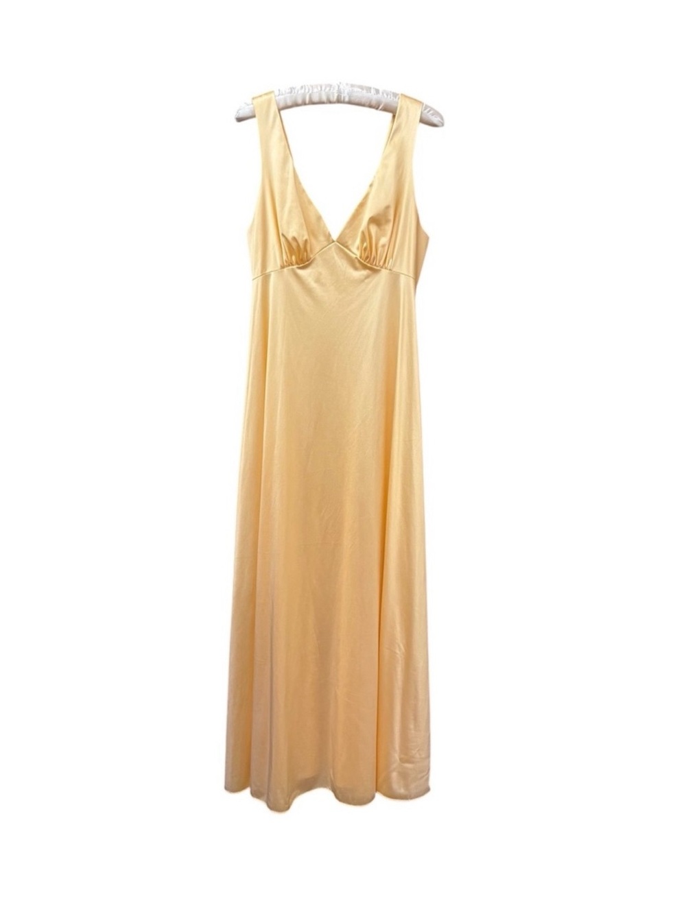 Vintage Vanity Fair Satin V-Neck Slip in Soft Champagne - Picture 4 of 10